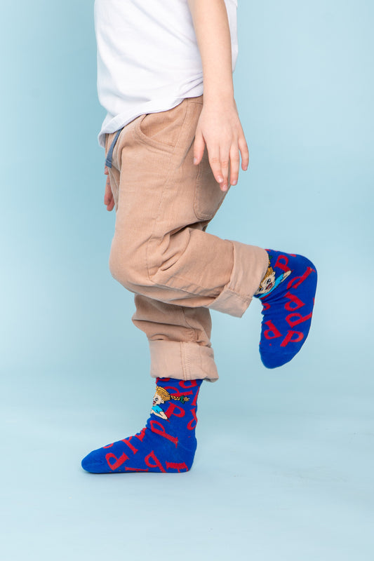 Detailansicht von koaa – Pippi Longstocking “P” – Easy Socks blue/red