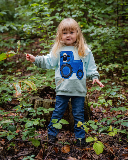 Detailansicht von koaa – Shaun das Schaf “Traktor“ –Sweater blue/green